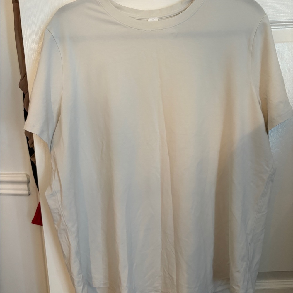 Classic White Women's Top - Picture 3 of 5